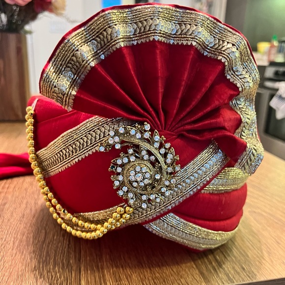 Off white Sherwani for sale with pagri (hat) included for free - Picture 8 of 9